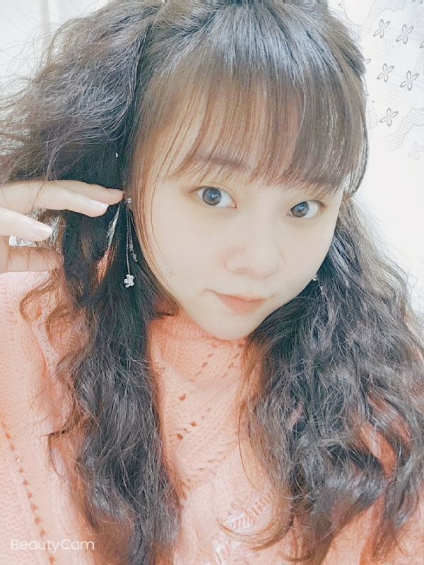 艾薇儿的第一张照片--寿宁相亲网